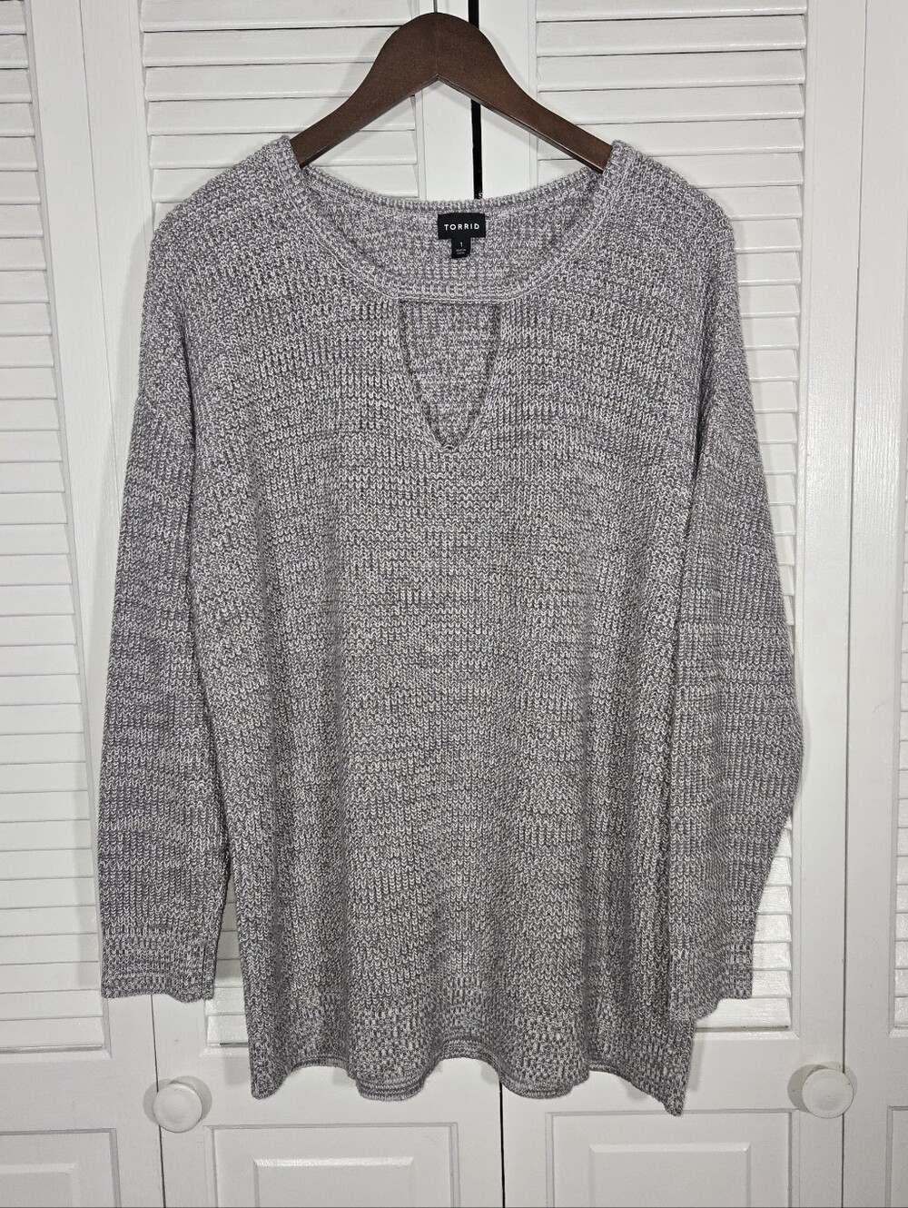 Torrid Gray Marl Cutout Keyhole Pullover Long Sleeve Crew Neck Sweater Sz 1